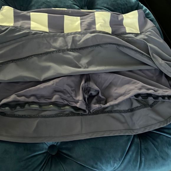 Lululemon Hotty Hot Skirt Stretch Cadet Blue Steep Stripe Cadet Blue size 8 - Picture 3 of 9